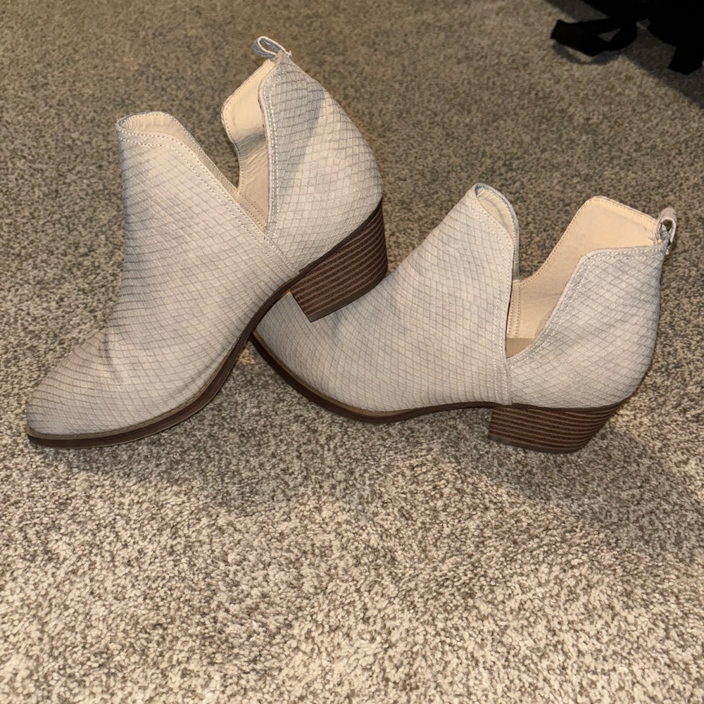 Women's Cream Ankle Boots